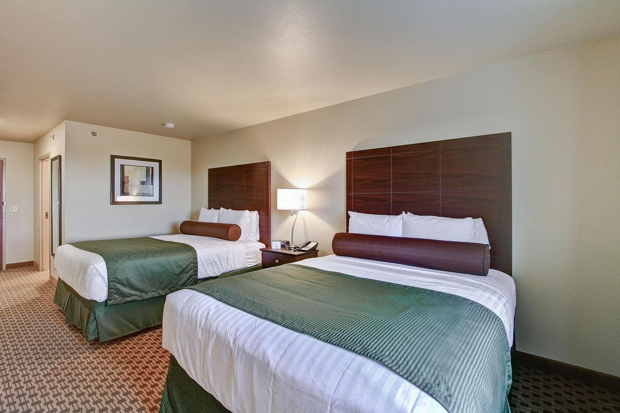 Cobblestone & Pulaski/green Bay Hotel